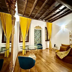 Appartement Via Della Scala, Rome